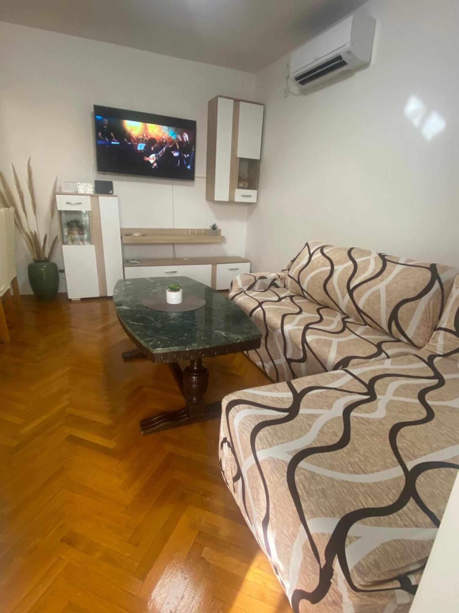 Apartman Stefan 카를로바크 외부 사진